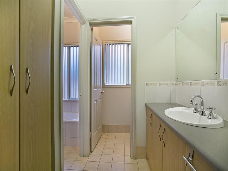 33 Parkway Avenue, Walkley Heights SA 5098