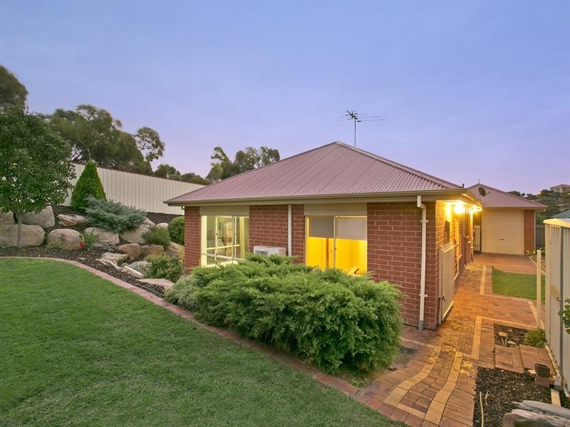 33 Parkway Avenue, Walkley Heights SA 5098