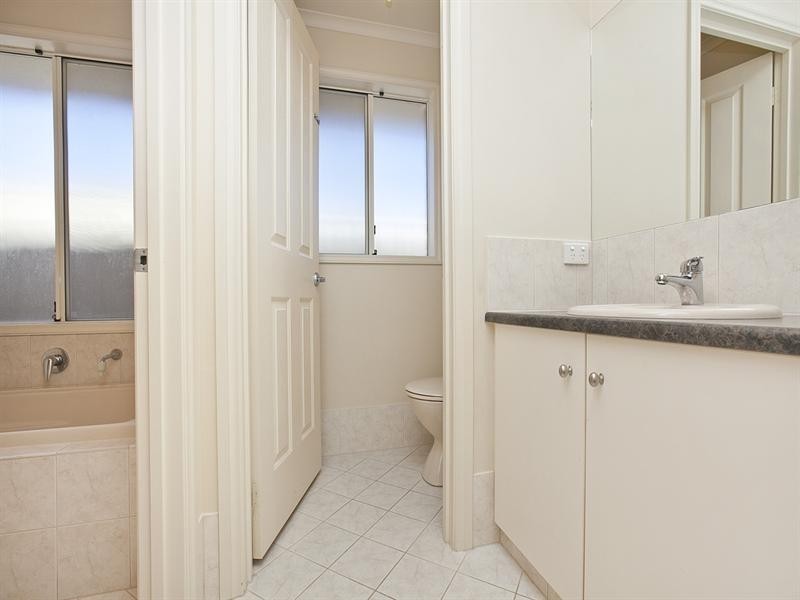 2A Vale Avenue, Valley View SA 5093