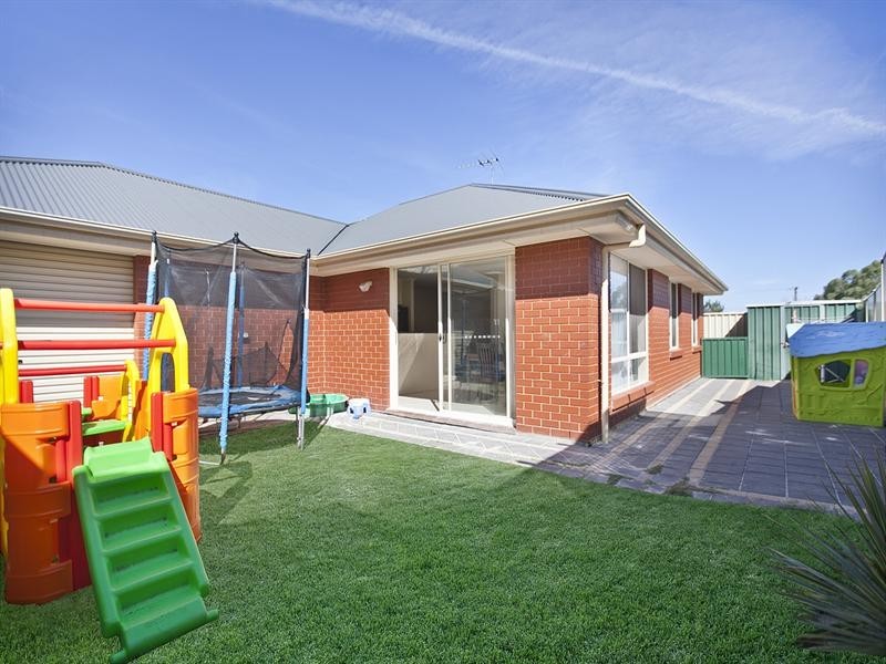 2A Vale Avenue, Valley View SA 5093