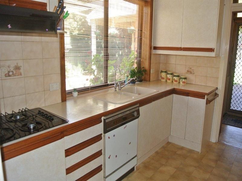 13 Julie Road, Para Hills SA 5096