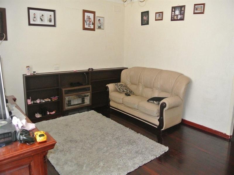13 Julie Road, Para Hills SA 5096