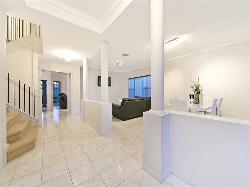 6 Blue Wren Circuit, Mawson Lakes SA 5095