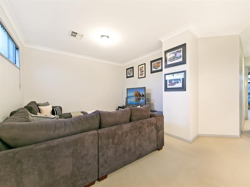 6 Blue Wren Circuit, Mawson Lakes SA 5095