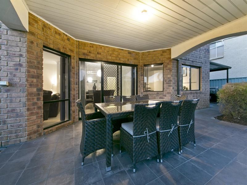 6 Blue Wren Circuit, Mawson Lakes SA 5095