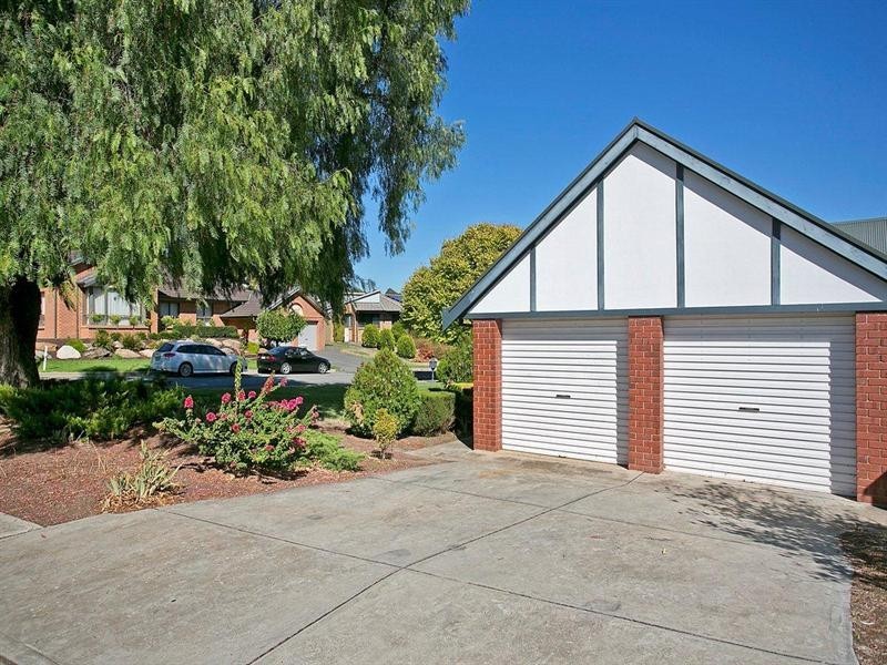 39a and 39b Heather Court, Paradise SA 5075