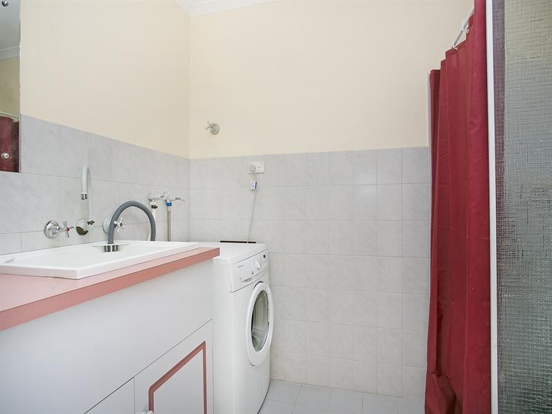 39a and 39b Heather Court, Paradise SA 5075