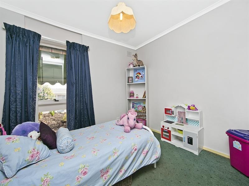 13 Laver Avenue, Gulfview Heights SA 5096