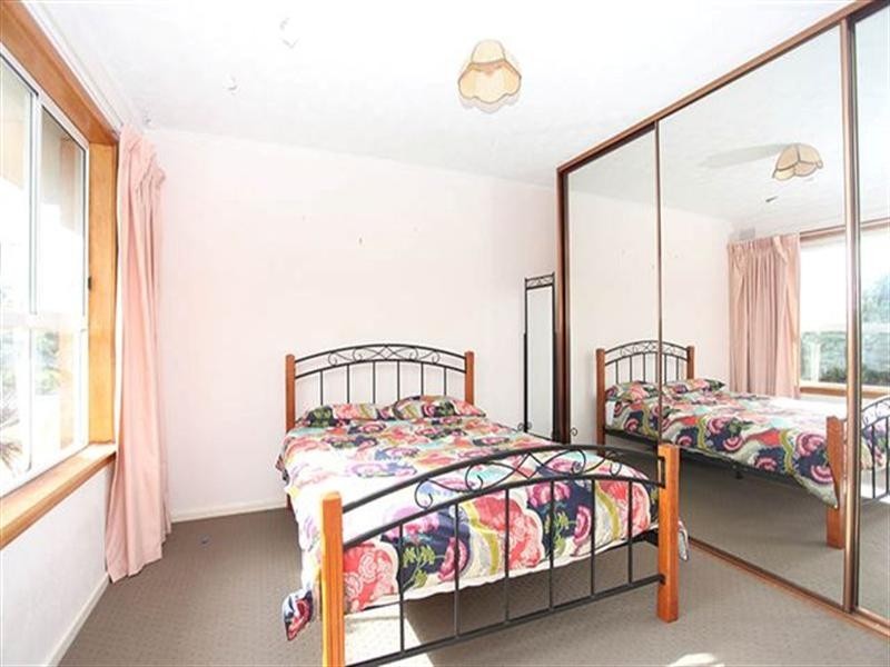 1 Cremin Street, Fairview Park SA 5126