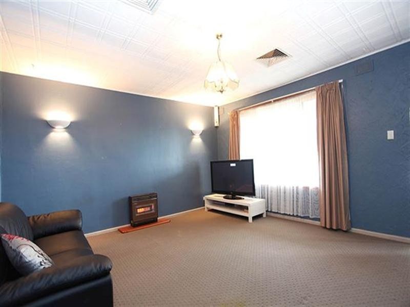 1 Cremin Street, Fairview Park SA 5126