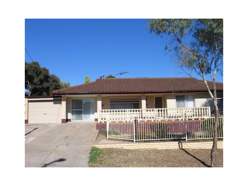 15 Gondola Grove, Para Hills SA 5096