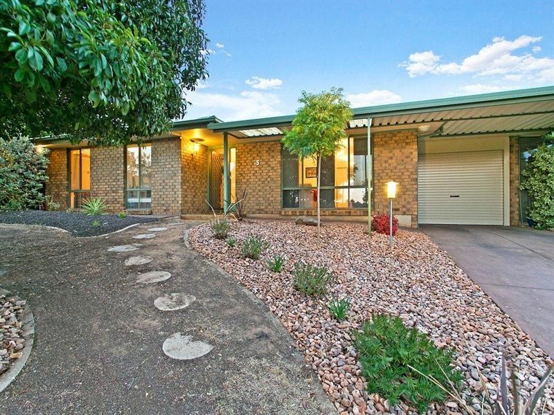 5 Doulton Crescent, Modbury Heights SA 5092