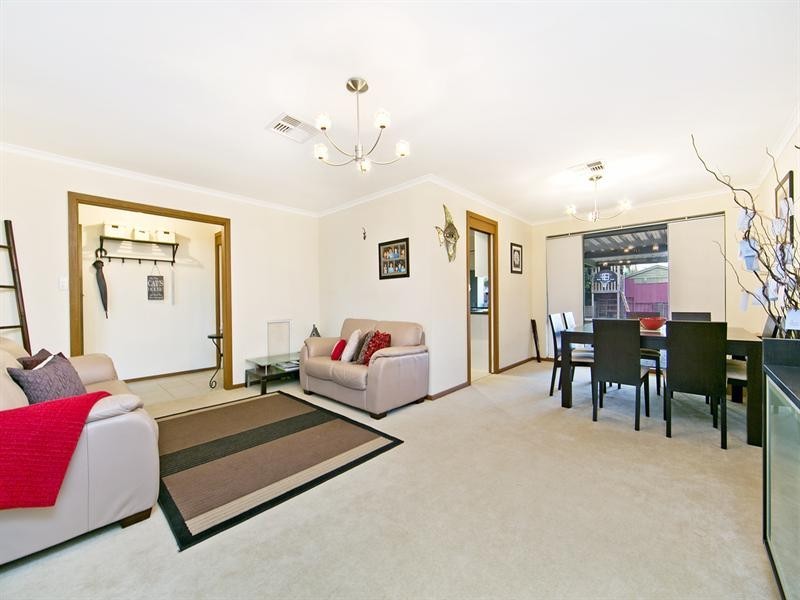 5 Doulton Crescent, Modbury Heights SA 5092