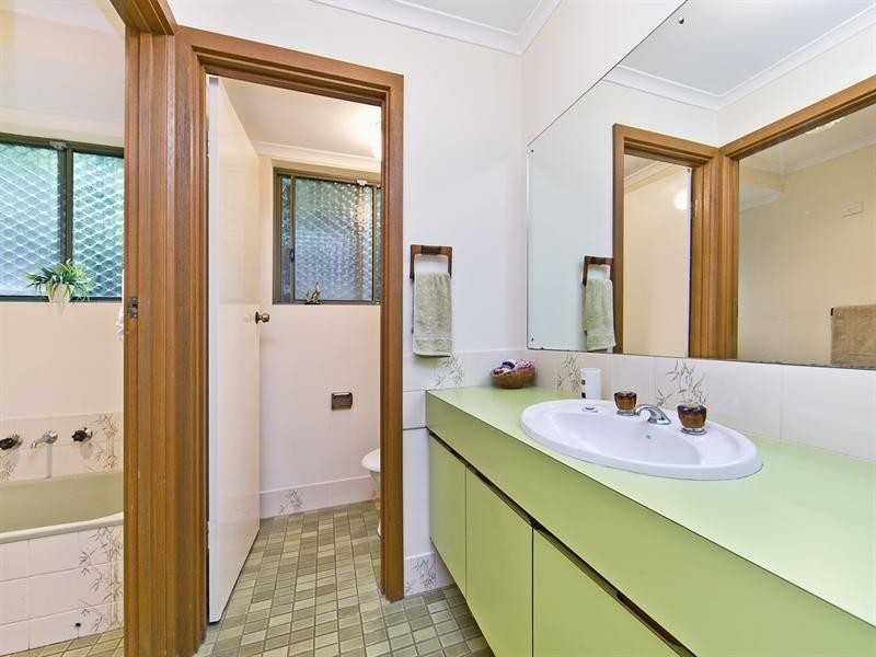 5 Doulton Crescent, Modbury Heights SA 5092