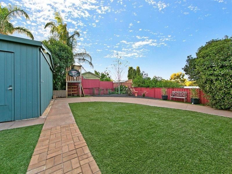 5 Doulton Crescent, Modbury Heights SA 5092