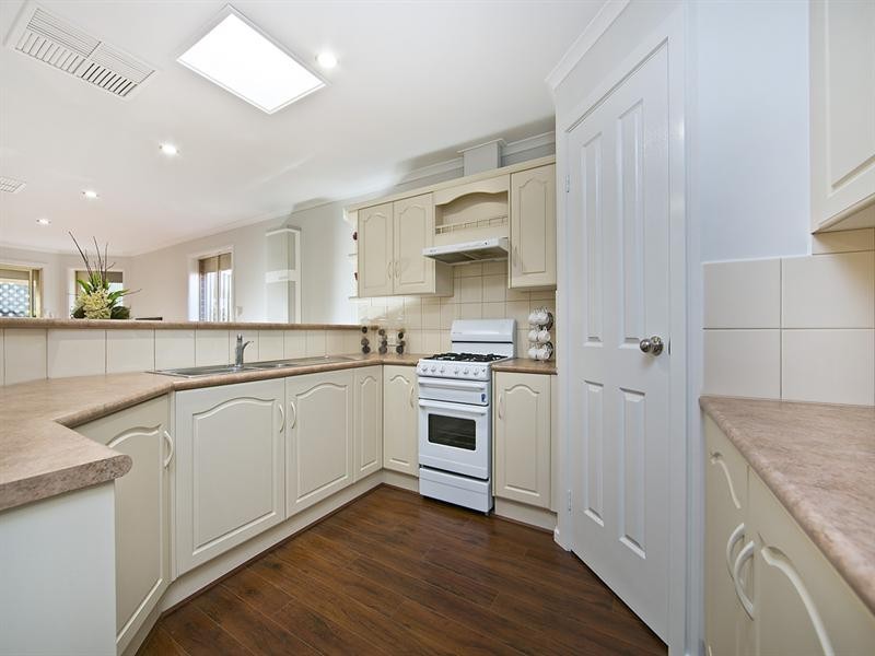 6 Treloar Avenue, Greenwith SA 5125