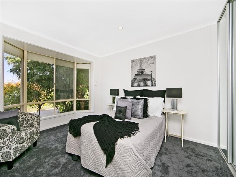 6 Treloar Avenue, Greenwith SA 5125