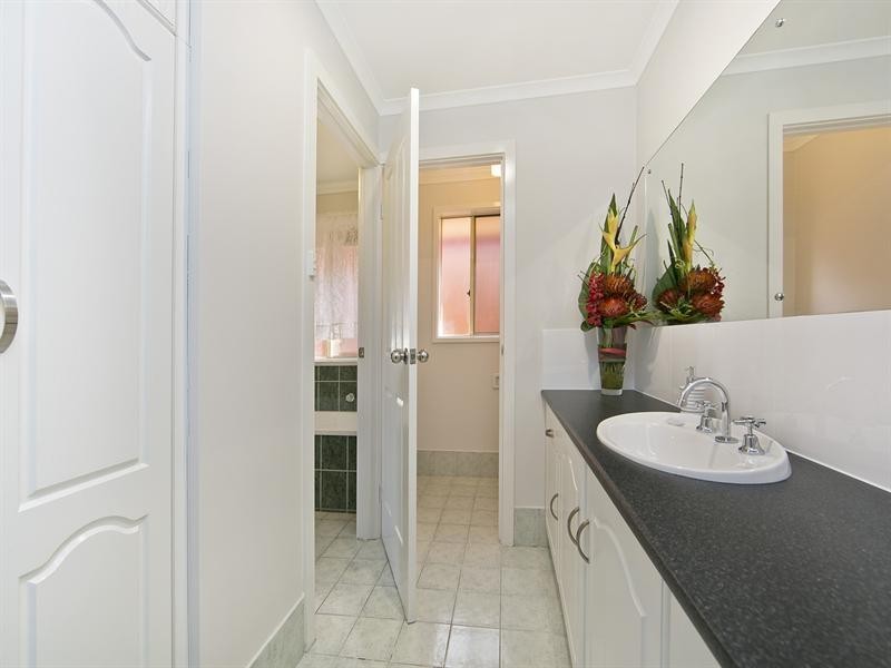 6 Treloar Avenue, Greenwith SA 5125