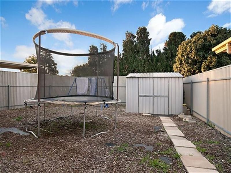 17 Longleat Road, Elizabeth Vale SA 5112