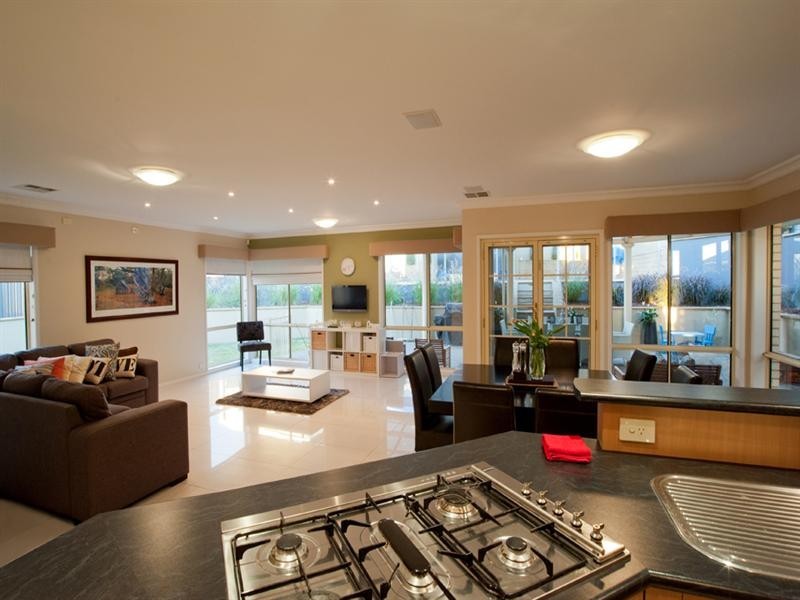 2 Waterview Crescent, Gulfview Heights SA 5096