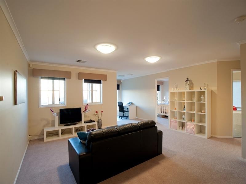 2 Waterview Crescent, Gulfview Heights SA 5096