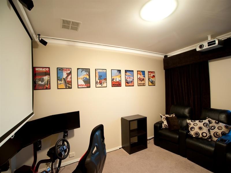 2 Waterview Crescent, Gulfview Heights SA 5096