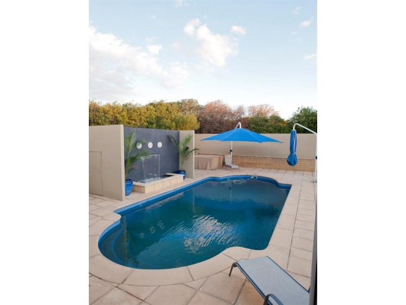 2 Waterview Crescent, Gulfview Heights SA 5096