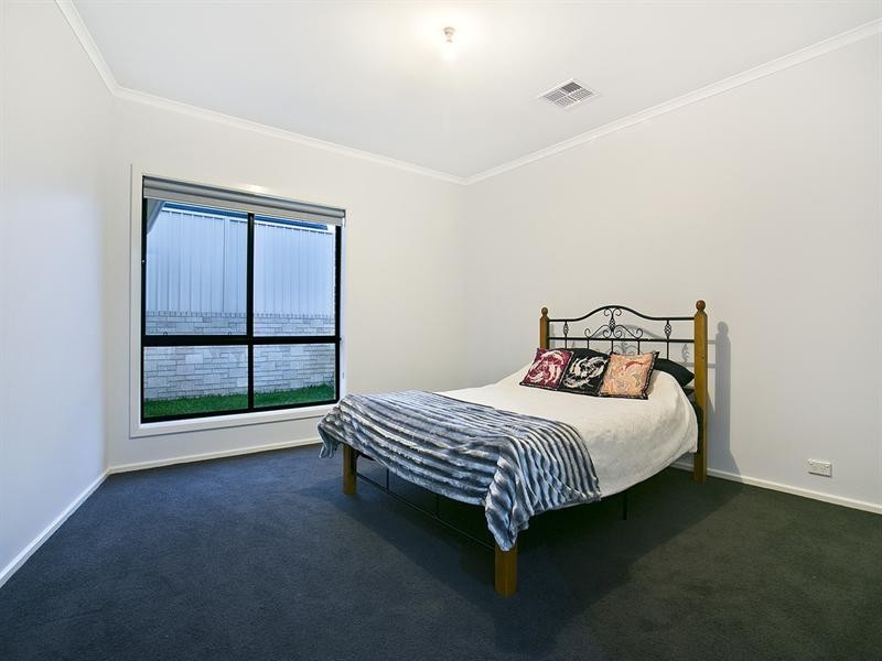 33 Clinker Circuit, Golden Grove SA 5125