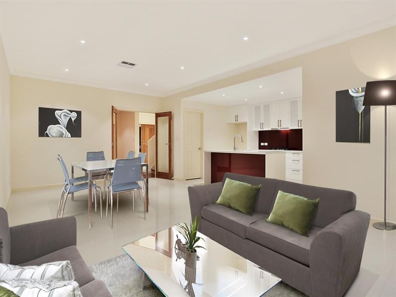 60 Macmillan Avenue, Mawson Lakes SA 5095