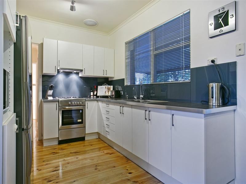 2 Geoffrey Avenue, Valley View SA 5093