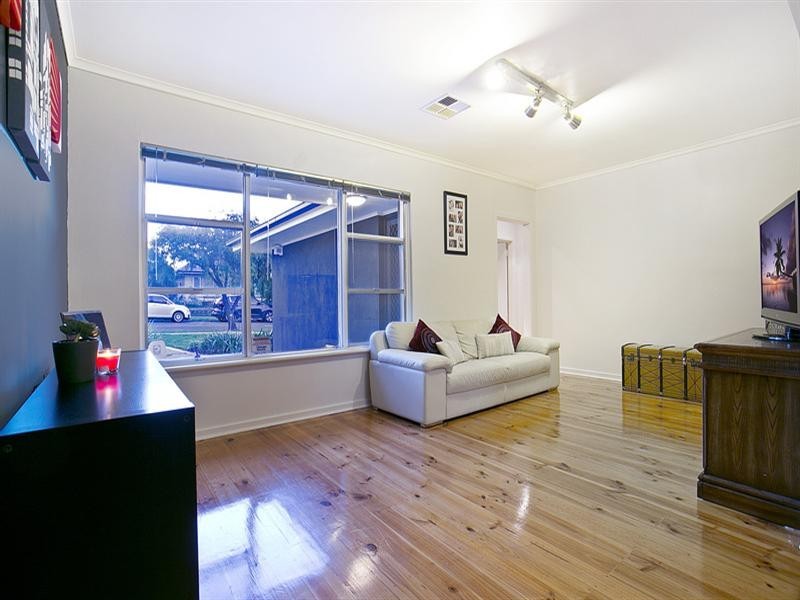 2 Geoffrey Avenue, Valley View SA 5093
