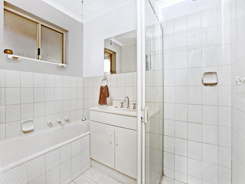 2/1A Pompoota Road, Hope Valley SA 5090