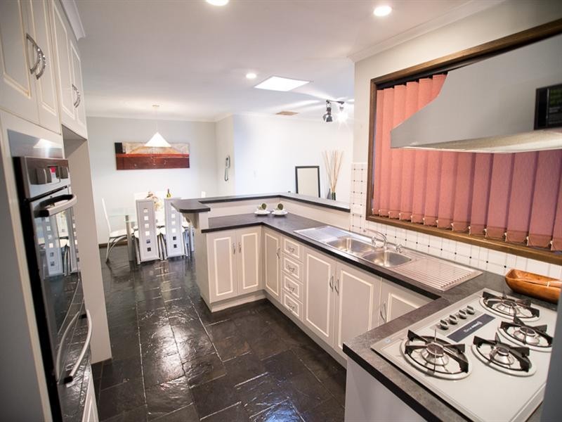 9 Hampton Court, Hillbank SA 5112