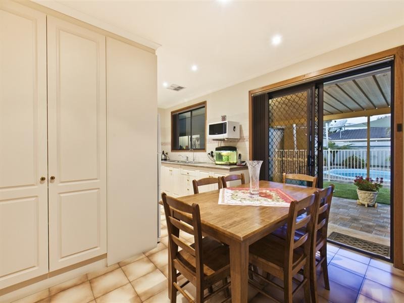 12 Coolen Crescent, Burton SA 5110