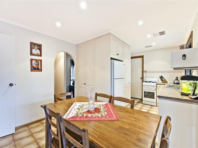 12 Coolen Crescent, Burton SA 5110