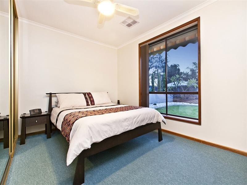 12 Coolen Crescent, Burton SA 5110