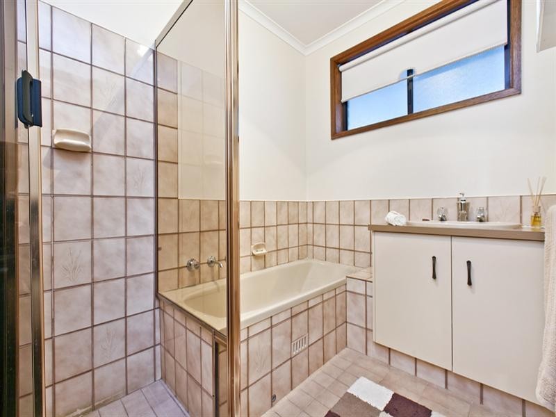 12 Coolen Crescent, Burton SA 5110