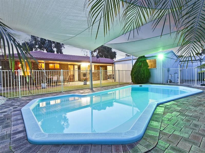 12 Coolen Crescent, Burton SA 5110