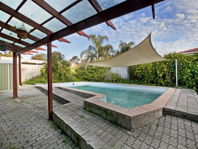 32 Greenway Drive, Surrey Downs SA 5126