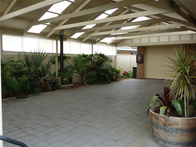34 Barracoota Crescent, Aldinga Beach SA 5173