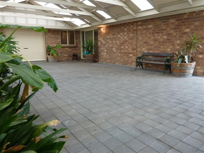 34 Barracoota Crescent, Aldinga Beach SA 5173