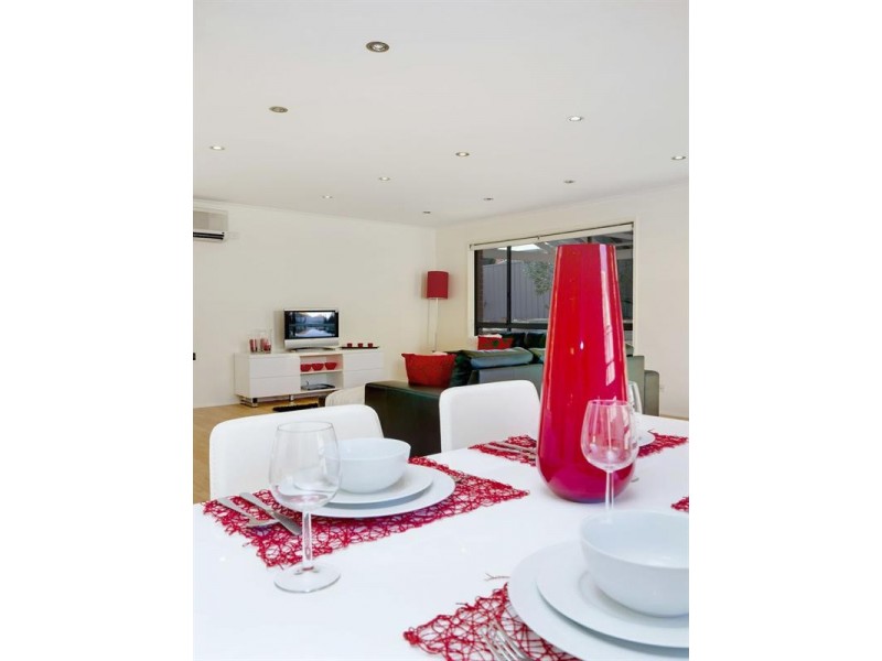 10 Esther Drive, Woodcroft SA 5162