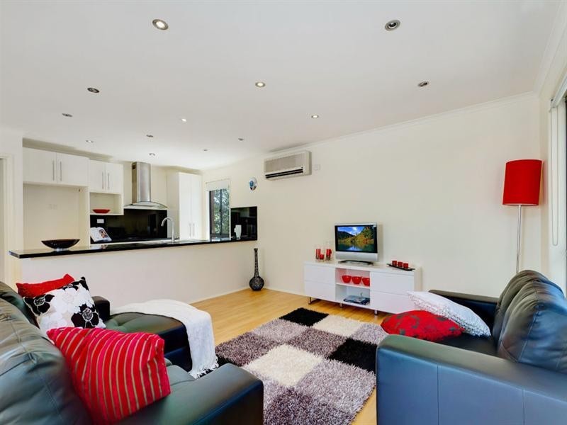 10 Esther Drive, Woodcroft SA 5162