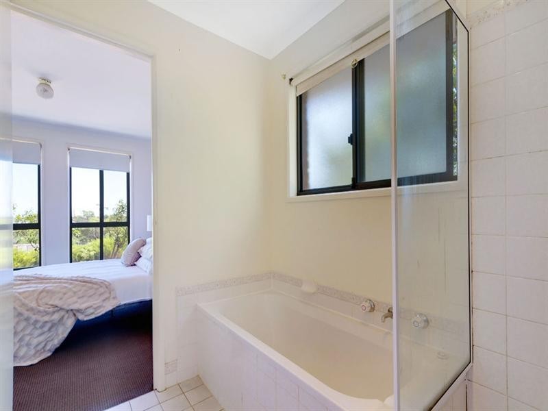 10 Esther Drive, Woodcroft SA 5162