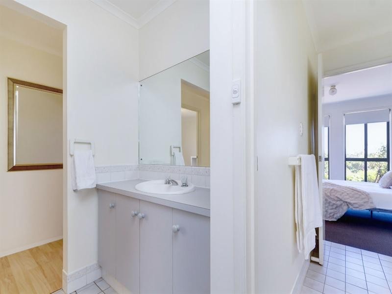 10 Esther Drive, Woodcroft SA 5162