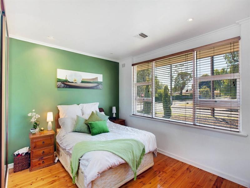 18 Gilbertson Road, Seacliff Park SA 5049