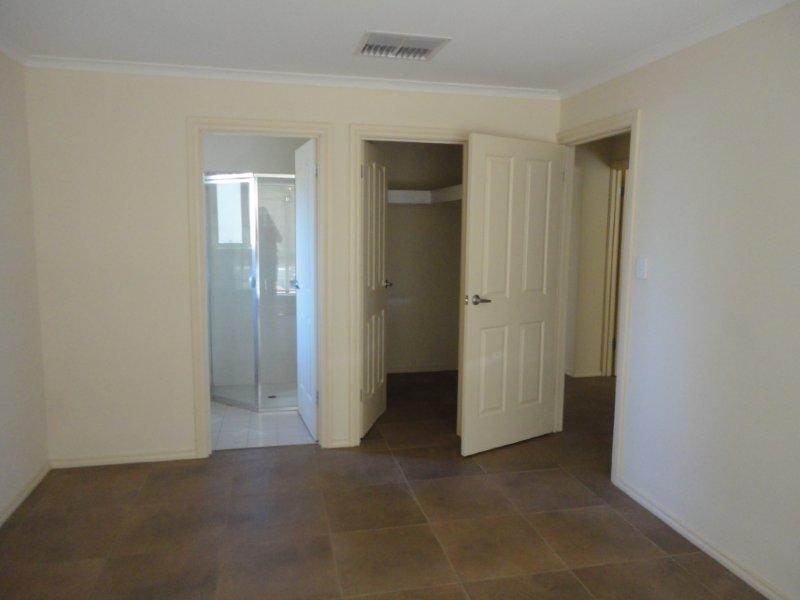 8 Yalanda Street, Eden Hills SA 5050