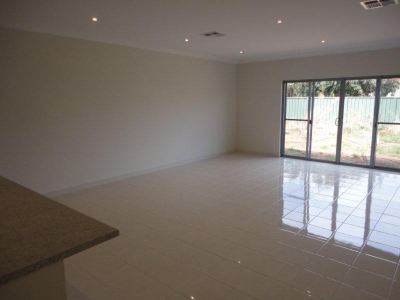 28A Kingston Avenue, Seacombe Gardens SA 5047