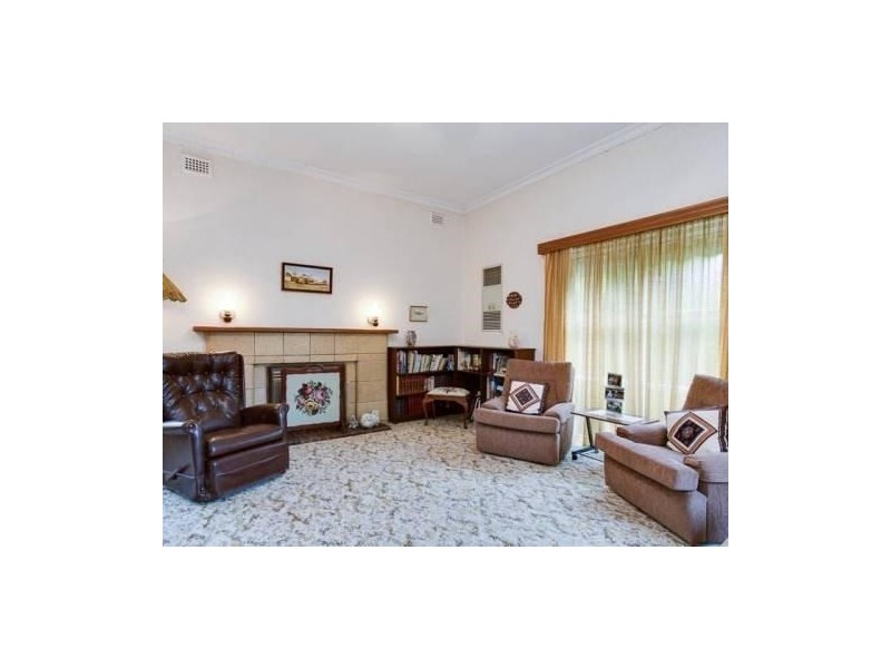 215 Sturt Road, Seacombe Gardens SA 5047