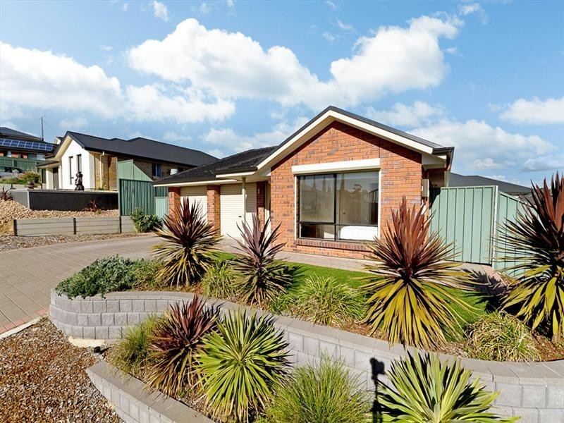 10 Toby Court, Hallett Cove SA 5158